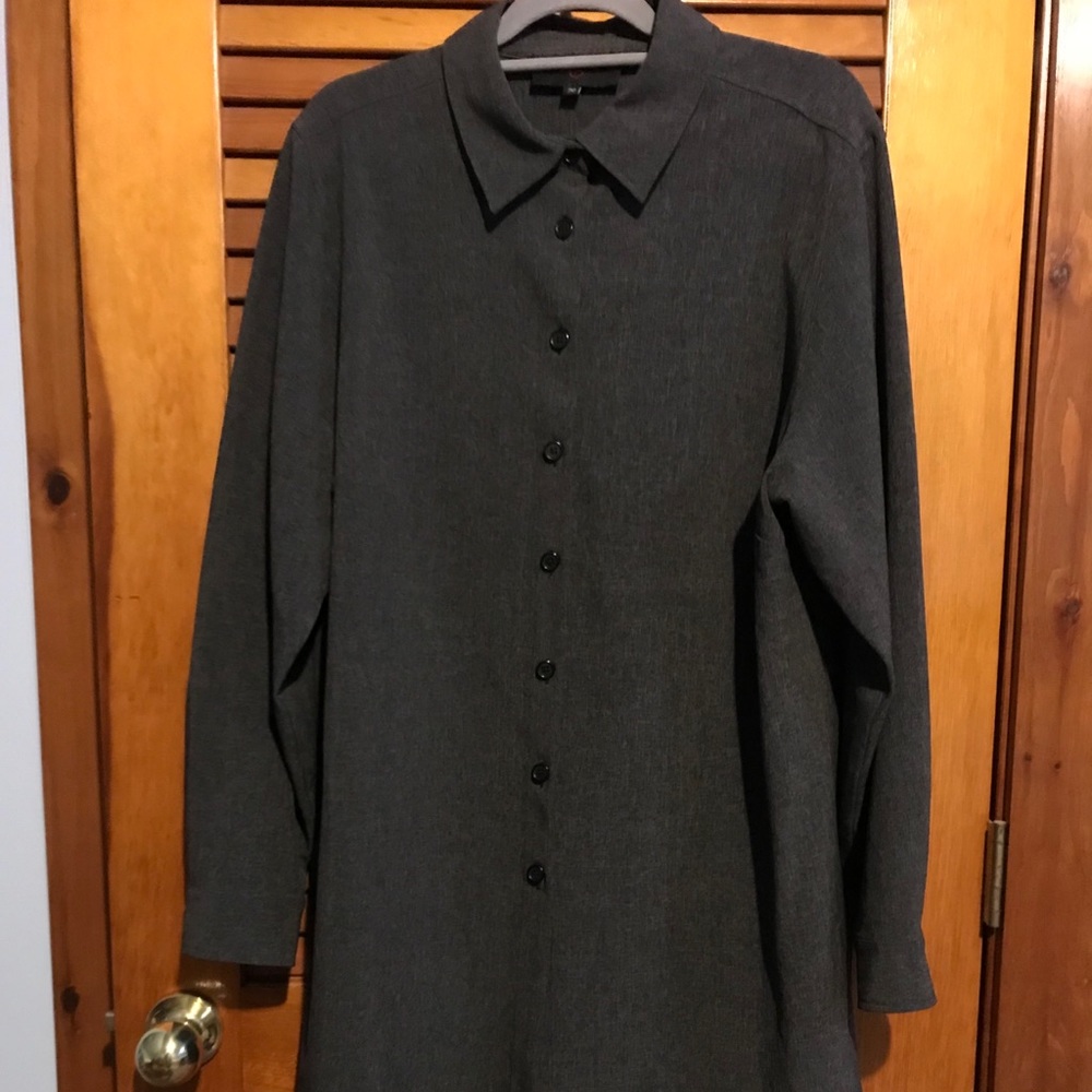 Simply Manakin Women’s Dress shirt. Size 20